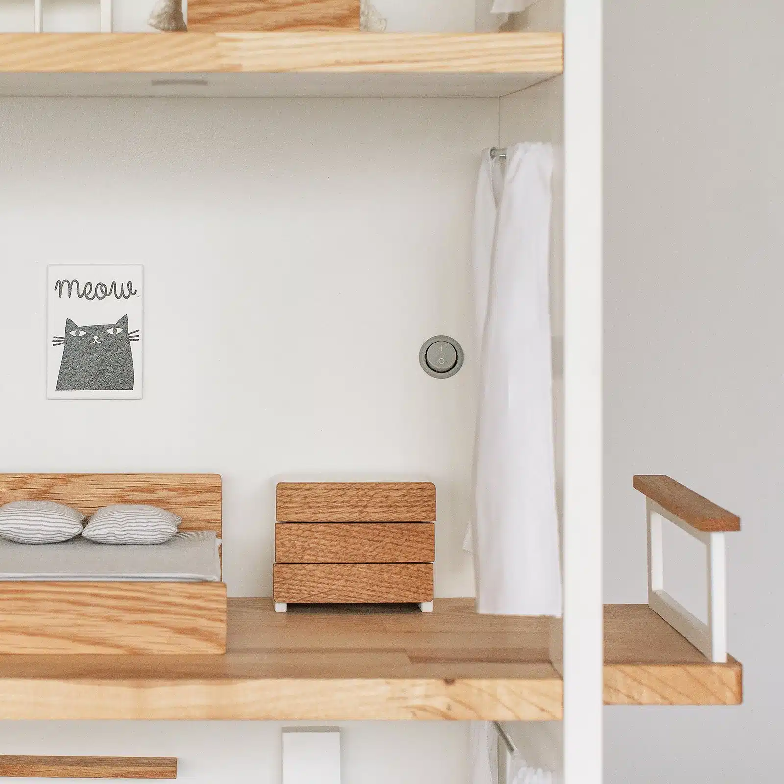 Dollhouse bedroom furniture: king size bed with cotton bedding, chest of 3 drawers, floor-to-ceiling window with balcony